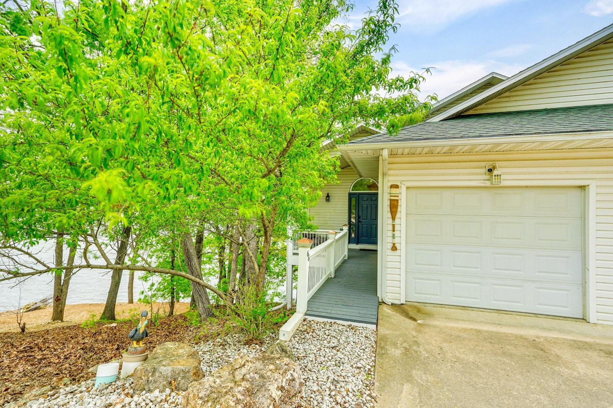 Townhouse With Shared Dock On Lake Of The Ozarks! ภายนอก รูปภาพ